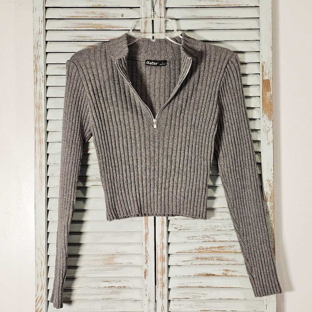 ASTER L Gray Ribbed LS Trendy Sporty Edgy Preppy Casual 1/4 Zip Crop Sweater